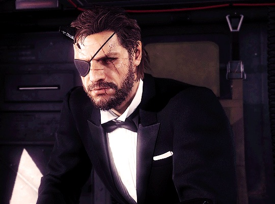 Файл:Big boss tuxedo.jpg