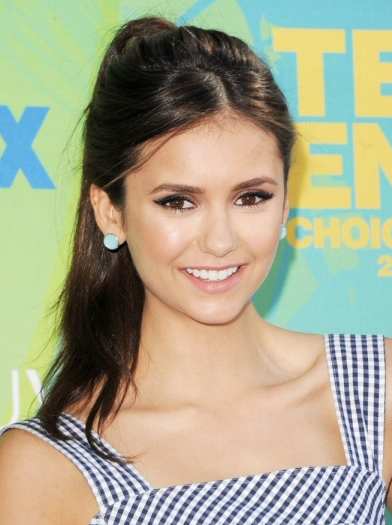 Файл:NinaDobrev.png