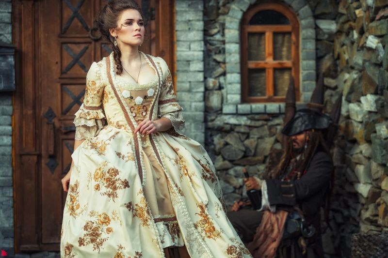Файл:Элизабет Суонн косплей от Дарьи Крапивиной.jpg