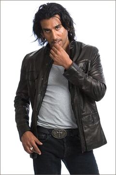 NaveenAndrews.jpg