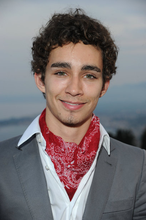 RobertSheehan.png
